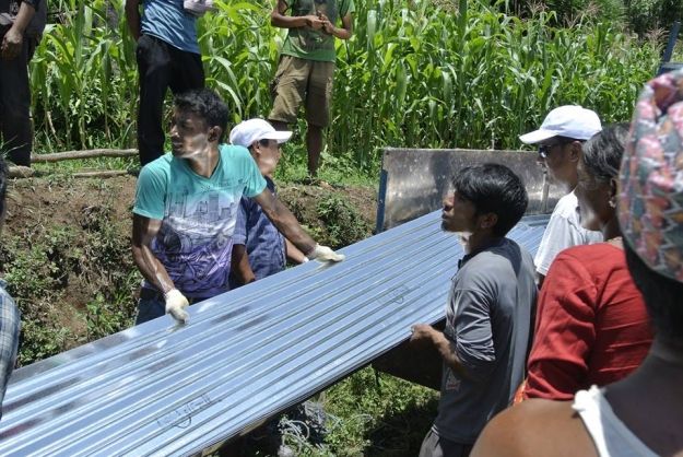 DISTRIBUTION OF ALUMINIUM ZINC SHEET TO 39 HOMES OF SUNDARA DEVI VDC FOR THE HOMELESS AND FOR THE LOW CAST WHO HAVE LOST EVERYTHING IN THE 25 APRIL EARTHQUAKE